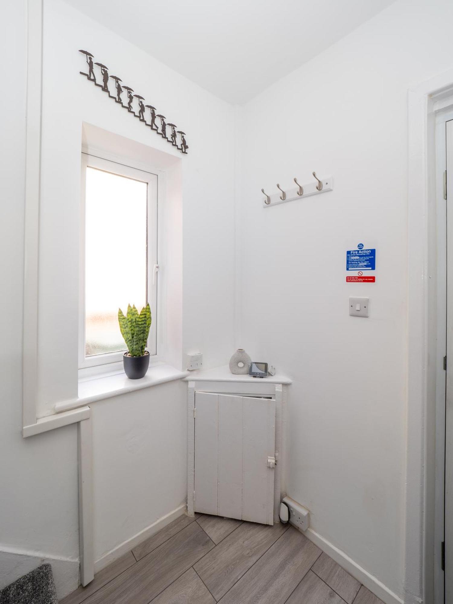 3Br Haven Retreat In Wallasey With Free Street Parking エクステリア 写真